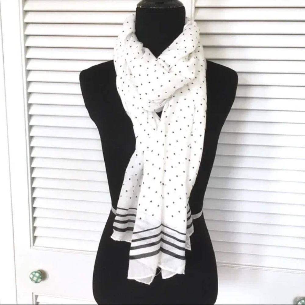 New with tag in bag Old Navy Black and White Striped Polka Dot Scarf